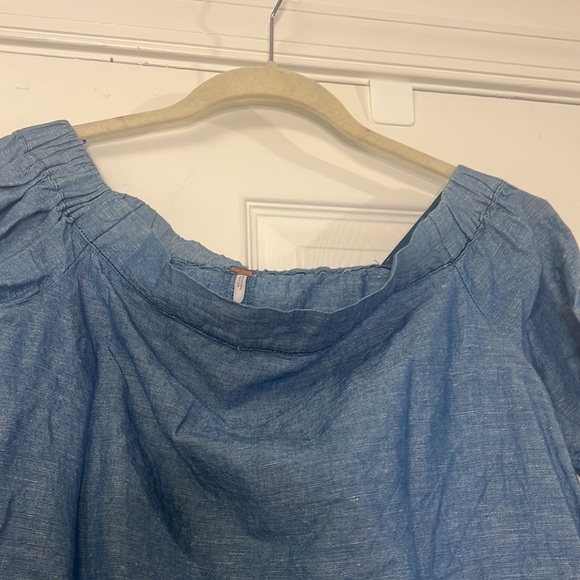 Free People denim chambray blue off the shoulder 3/4 sleeve oversized top S - Picture 5 of 7